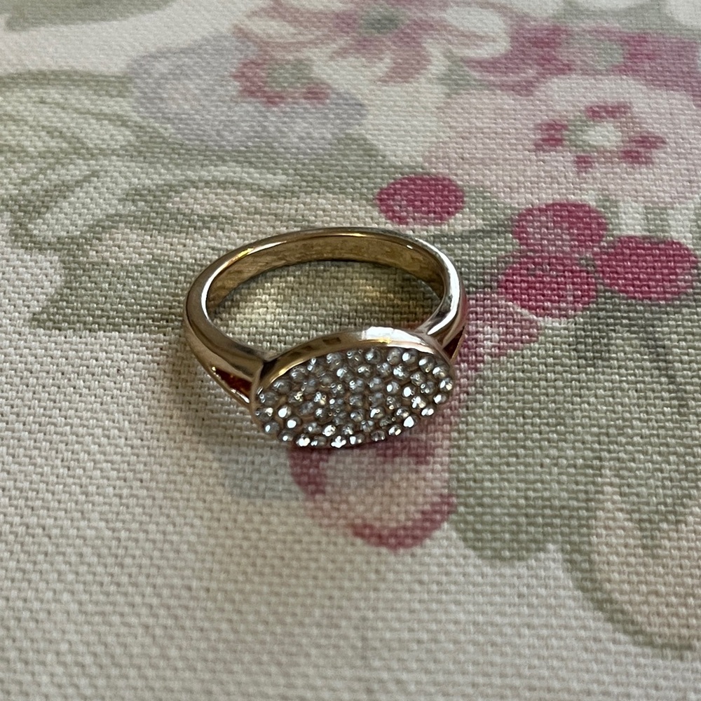 Avon Elegant Gold Tone and rhinestone Women's Ring